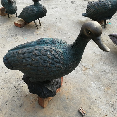 河北铜雕厂家 铸铜鸭子雕塑 水景雕塑鸭子雕刻工艺品 青铜鸭子 纯铜螃蟹雕塑 小区雕塑海马喷水铜雕塑厂家