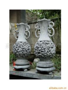 石雕之乡的匠心之作 天青石石雕花瓶的艺术与工艺