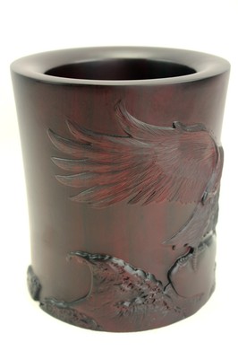 精品雕刻雄鹰笔筒 厂家直销，商务办公首选