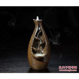 旧书摊上的杂件工艺品 一方被遗忘的文化拼图