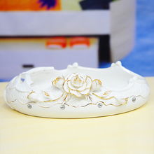 供应高温陶瓷果盘 手工捏花镶钻工艺与家居摆件批发指南